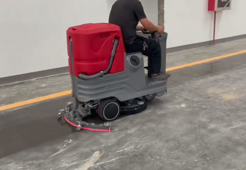 御衛(wèi)仕洗地機在梅雨季節(jié)為您助力 御衛(wèi)仕洗地機在梅雨季節(jié)為您助力